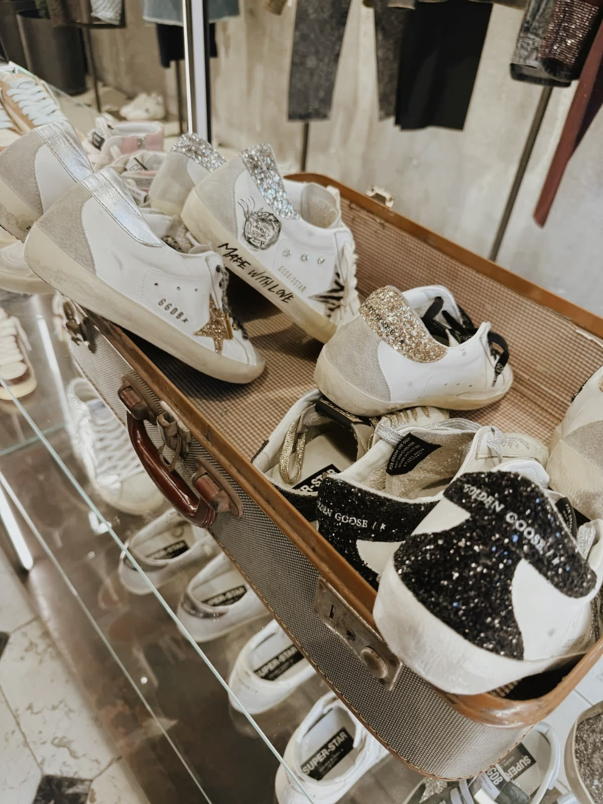 GOLDEN GOOSE